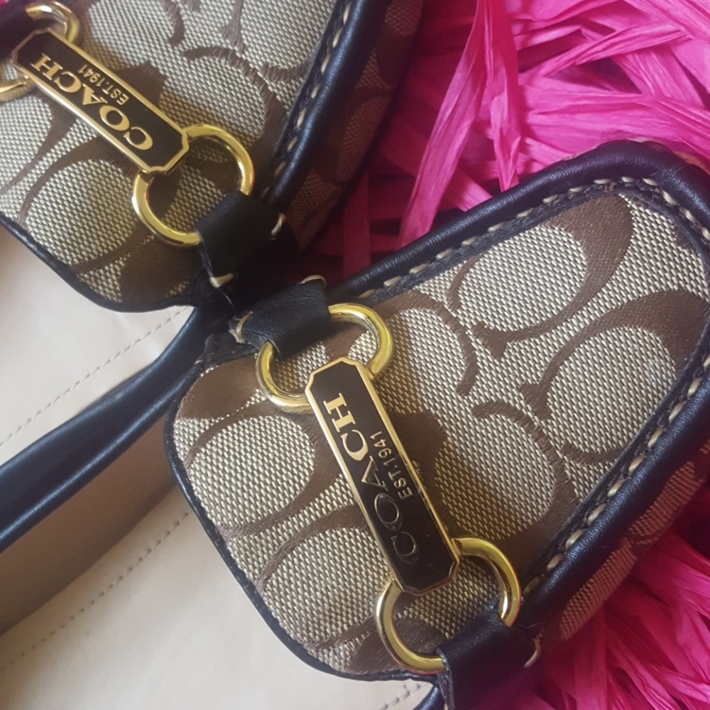 Shoes - Picture 2 of 7